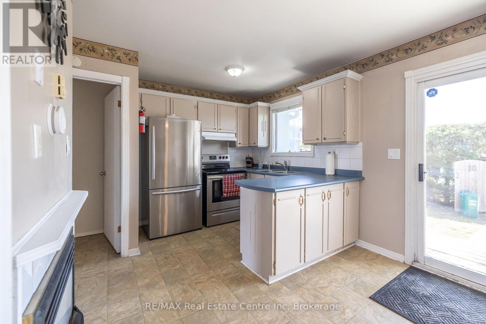 10 - 20 Mountainview Road, Halton Hills, Ontario  L7G 4K3 - Photo 20 - W12074798