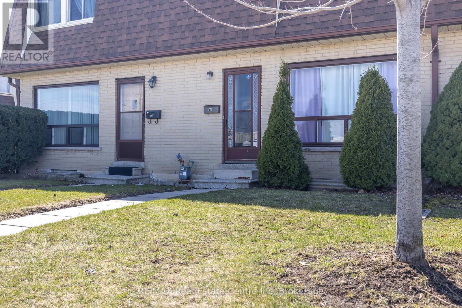 10 - 20 Mountainview Road, Halton Hills, Ontario  L7G 4K3 - Photo 5 - W12074798