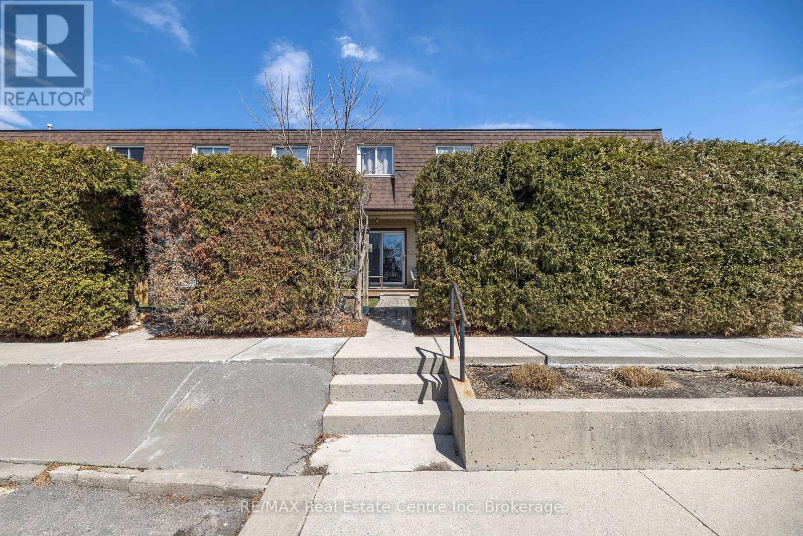 10 - 20 Mountainview Road, Halton Hills, Ontario  L7G 4K3 - Photo 7 - W12074798