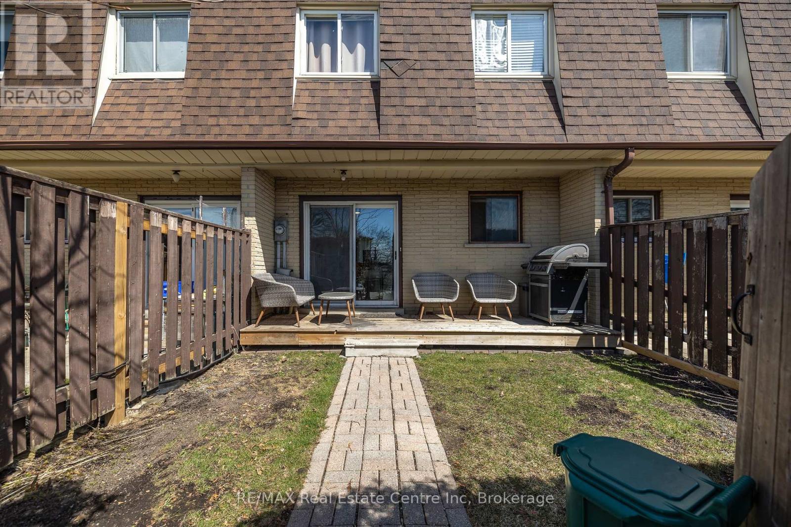 10 - 20 Mountainview Road, Halton Hills, Ontario  L7G 4K3 - Photo 9 - W12074798