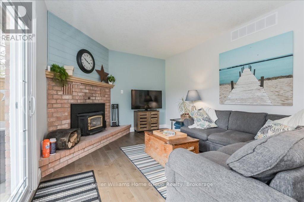 4 Sargent Boulevard, Centre Wellington, Ontario  N0B 1J0 - Photo 21 - X12074796