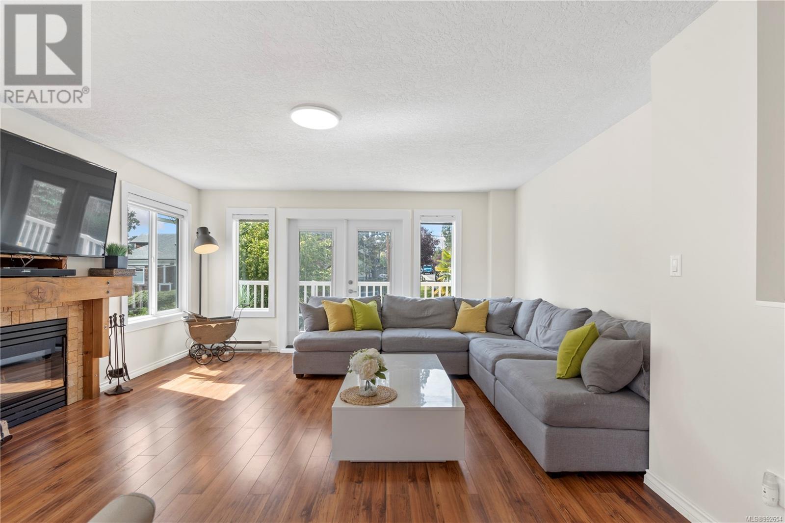 Property at 531 Dalton St image 3