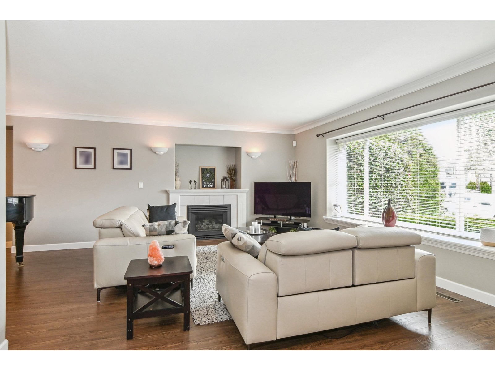 Property at 9165 159 STREET image 3