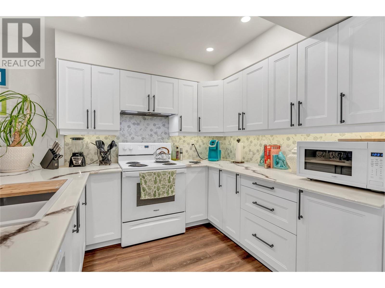 Property at 3140 Wilson Street Unit# 313 image 3