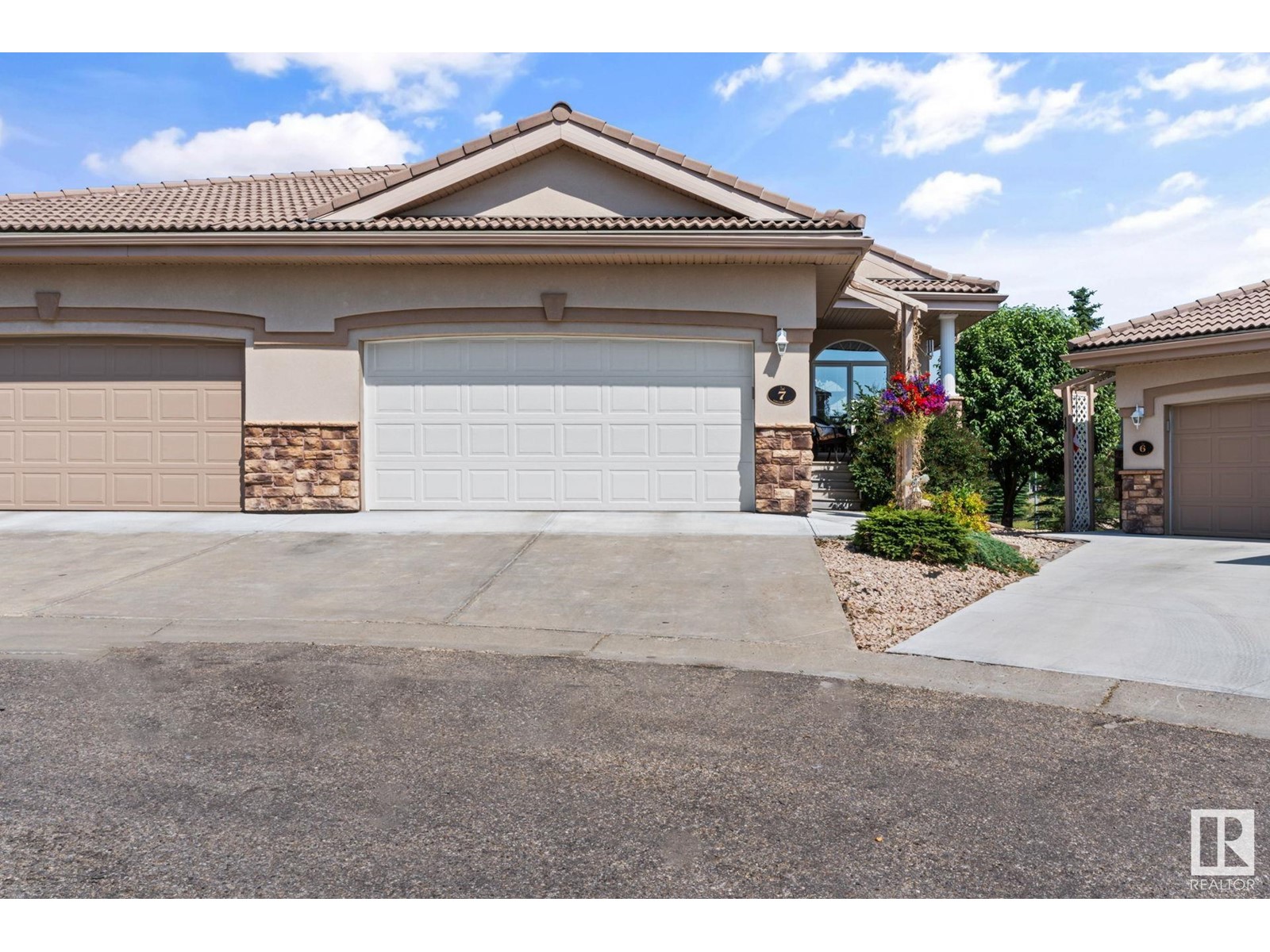 Property at #7 13808 155 AV NW image 2