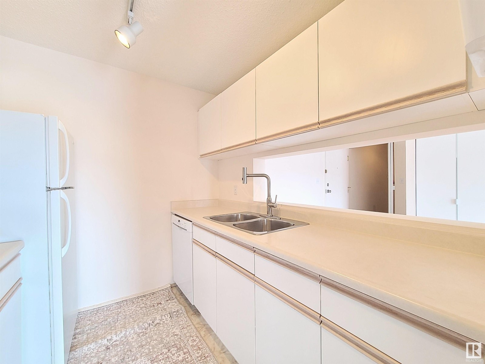 Property at #429 2520 50 ST NW image 4