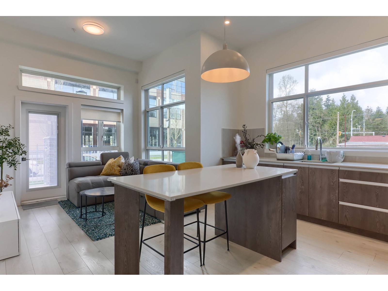 101 14225 103a Avenue, Surrey, British Columbia  V3T 0E1 - Photo 2 - R2985863