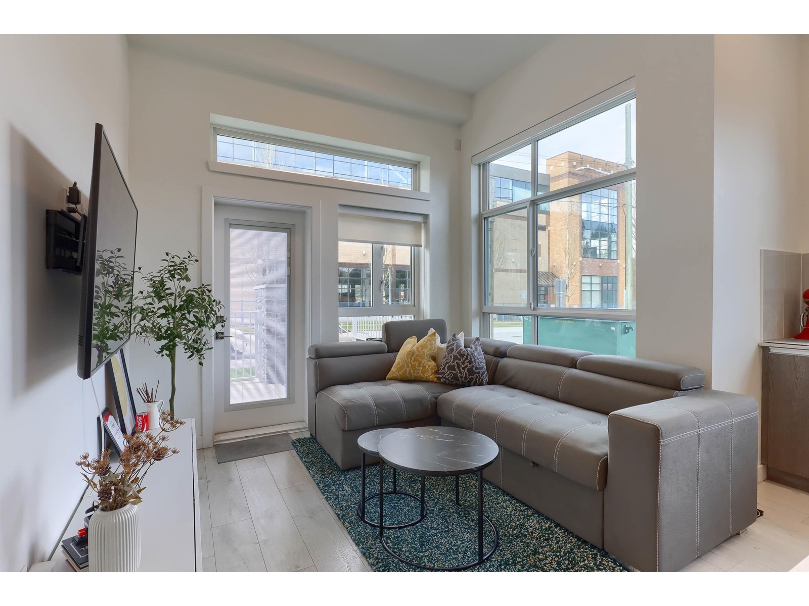 101 14225 103a Avenue, Surrey, British Columbia  V3T 0E1 - Photo 3 - R2985863