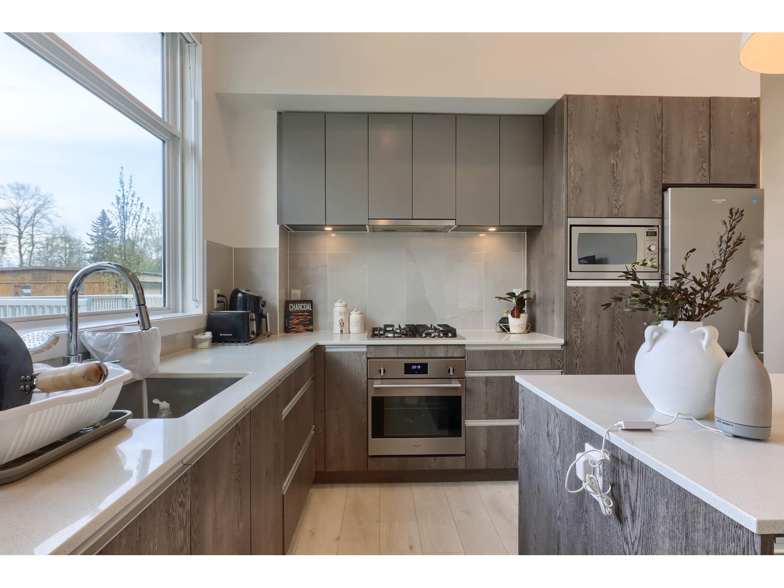101 14225 103a Avenue, Surrey, British Columbia  V3T 0E1 - Photo 5 - R2985863