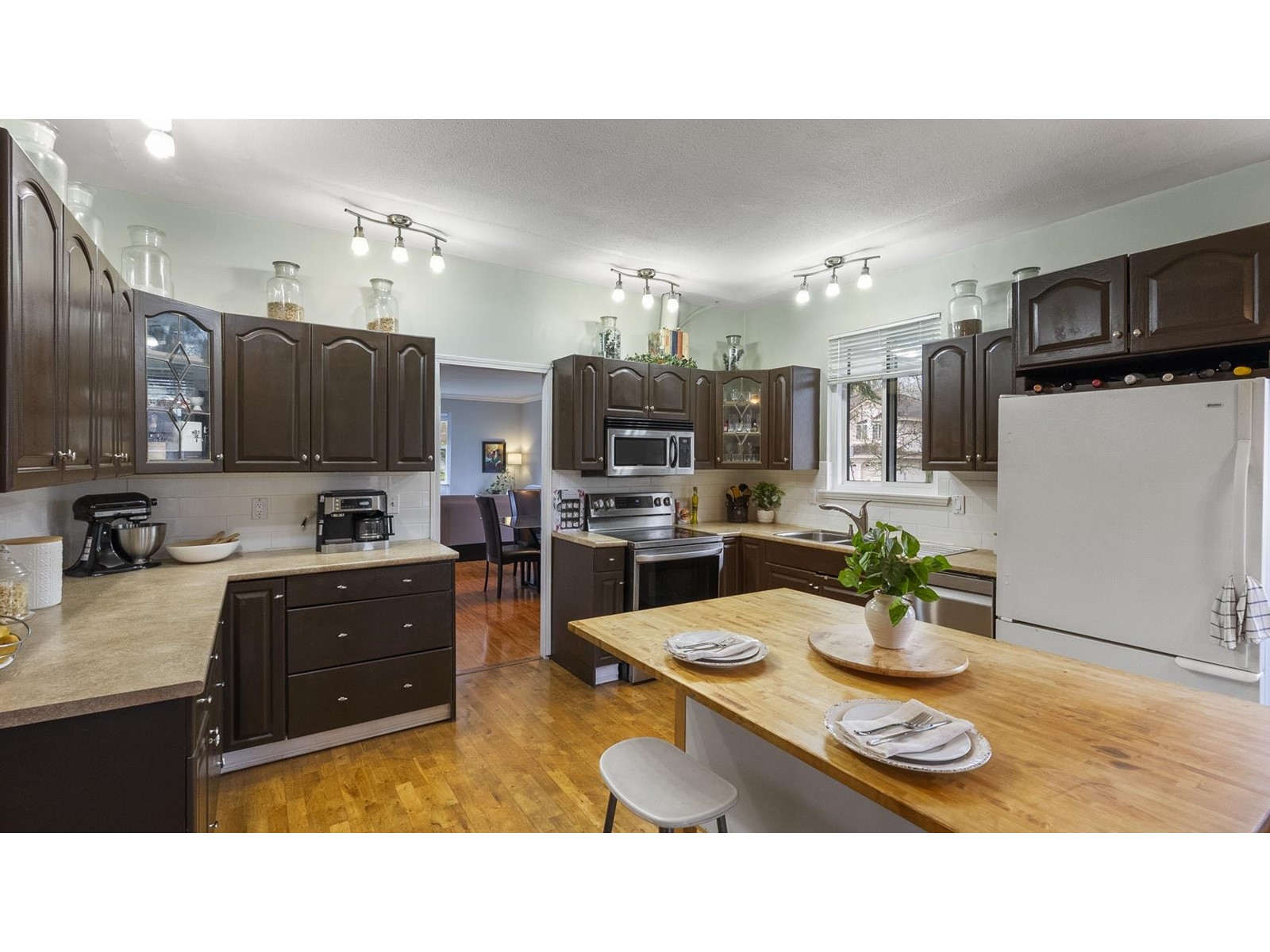 14092 86a Avenue, Surrey, British Columbia  V3W 0V9 - Photo 13 - R2988622
