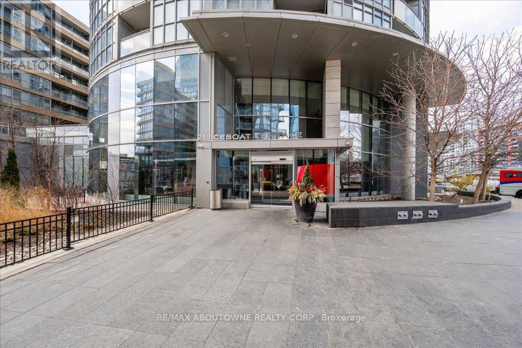 2805 - 21 Iceboat Terrace, Toronto (Waterfront Communities), Ontario  M5V 4A9 - Photo 3 - C12074739