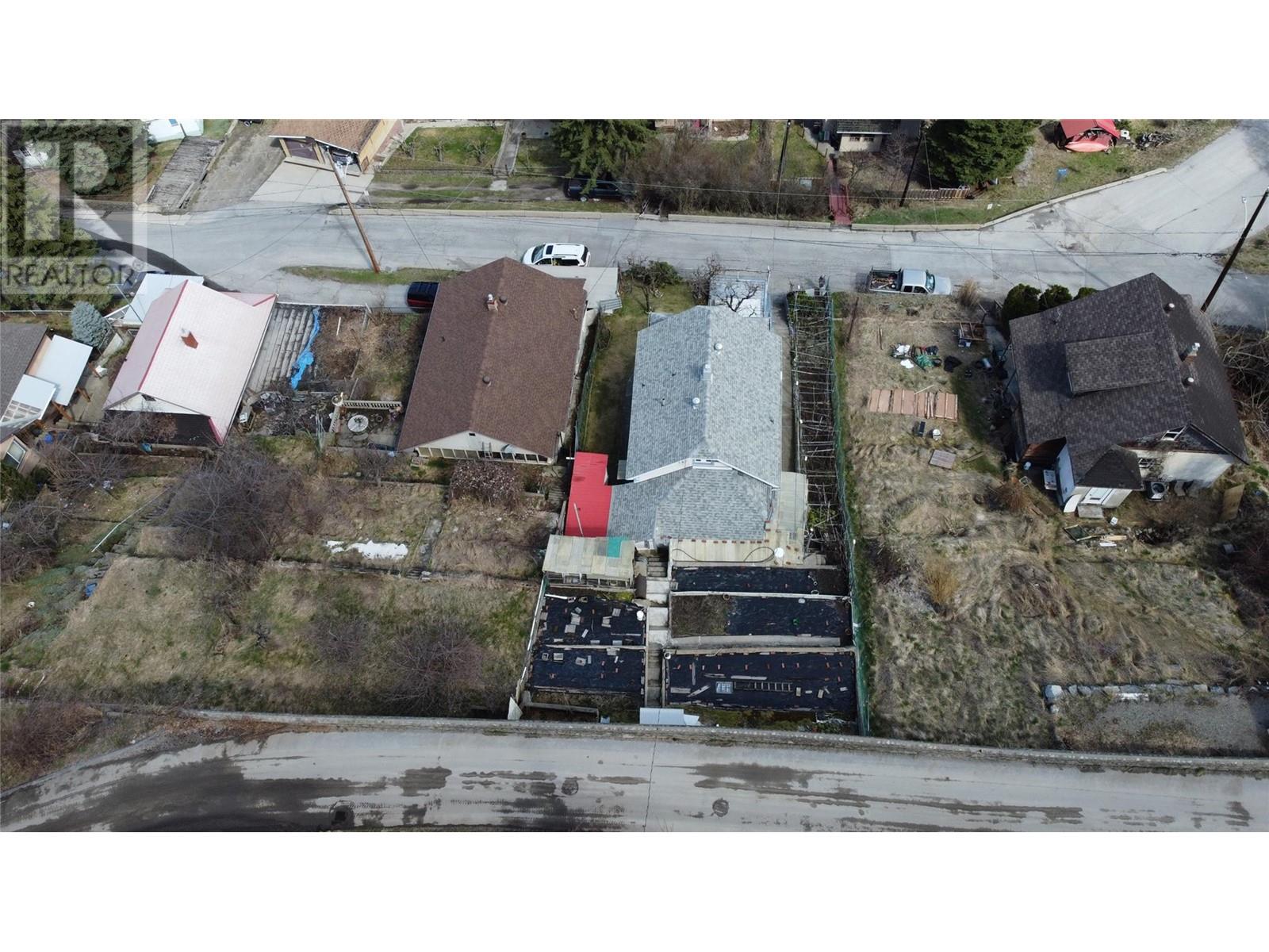 Property at 1472 LOOKOUT Street image 5