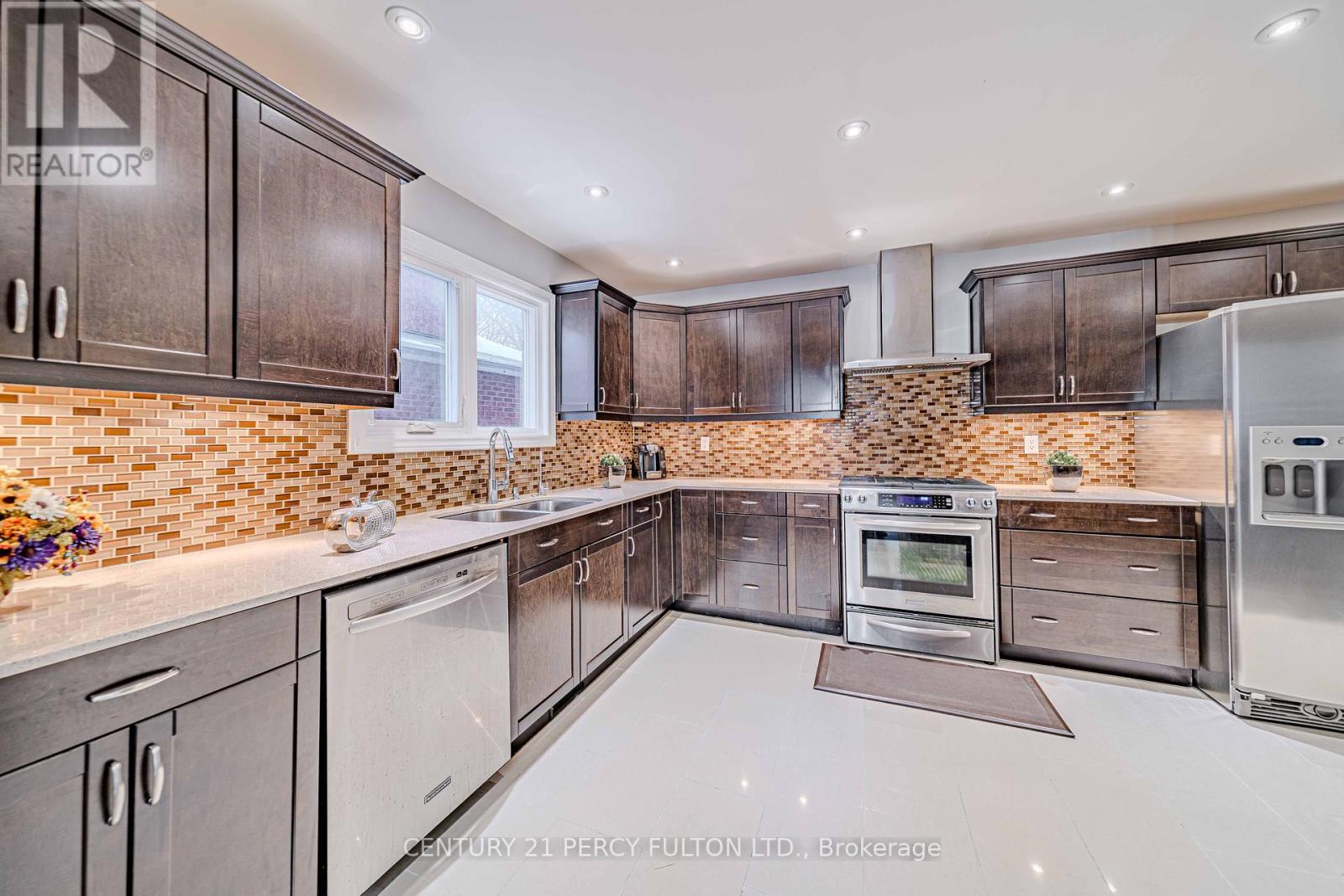 16 Muster Court, Markham, Ontario  L3R 9G4 - Photo 15 - N12074824