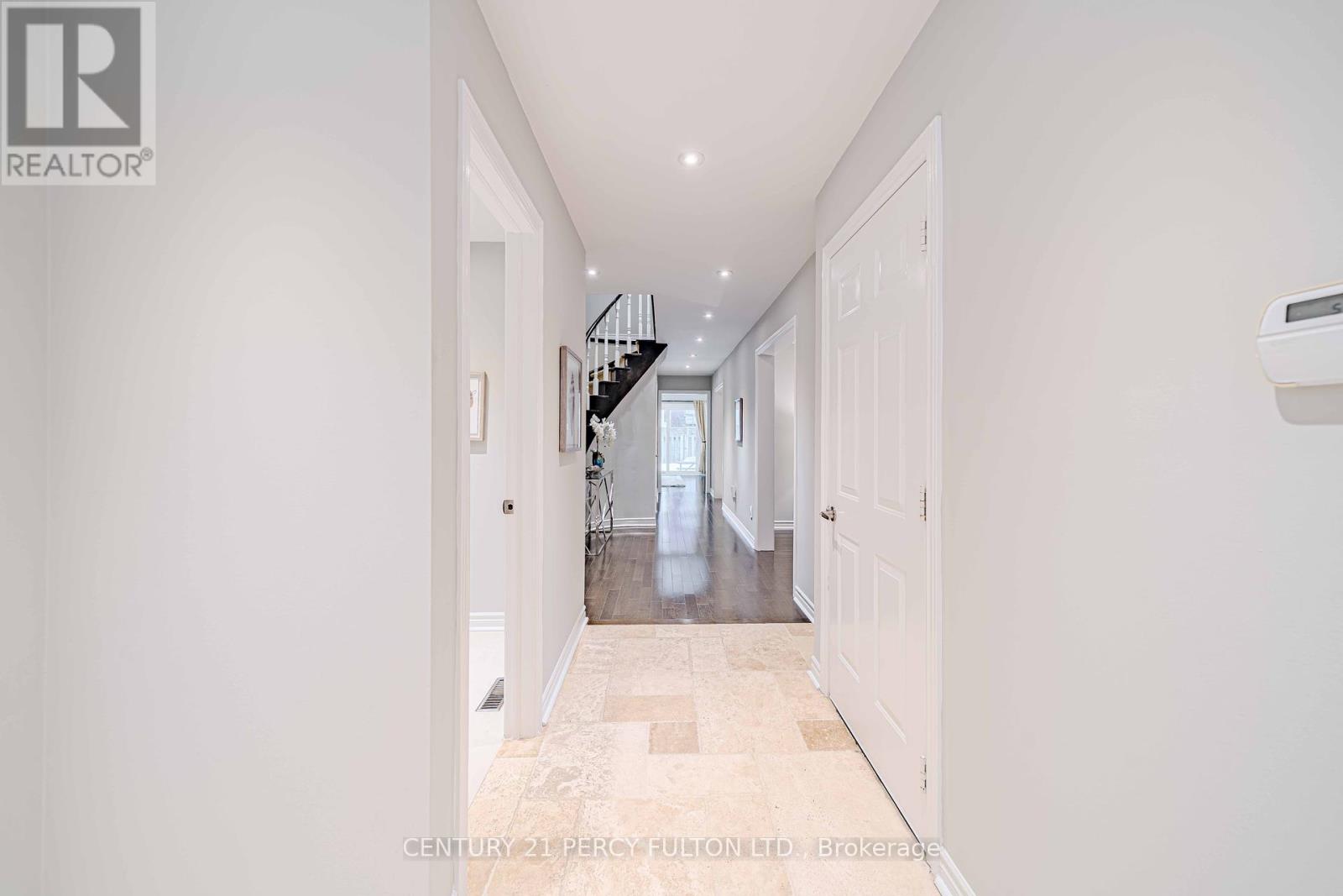 16 Muster Court, Markham, Ontario  L3R 9G4 - Photo 4 - N12074824