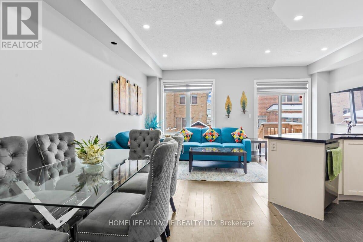 29 Rangemore Road E, Brampton (Northwest Brampton), Ontario  L7A 4V8 - Photo 3 - W12074726