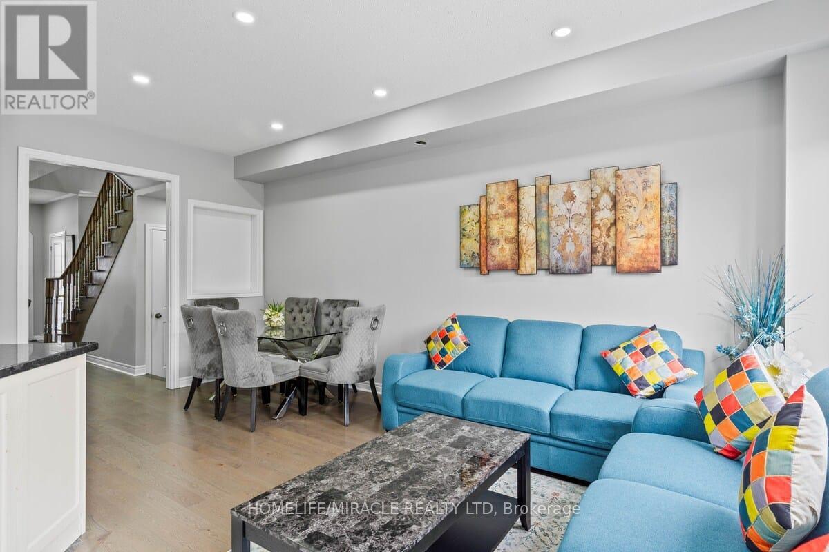 29 Rangemore Road E, Brampton (Northwest Brampton), Ontario  L7A 4V8 - Photo 4 - W12074726