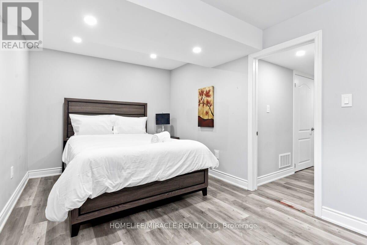 29 Rangemore Road E, Brampton (Northwest Brampton), Ontario  L7A 4V8 - Photo 8 - W12074726