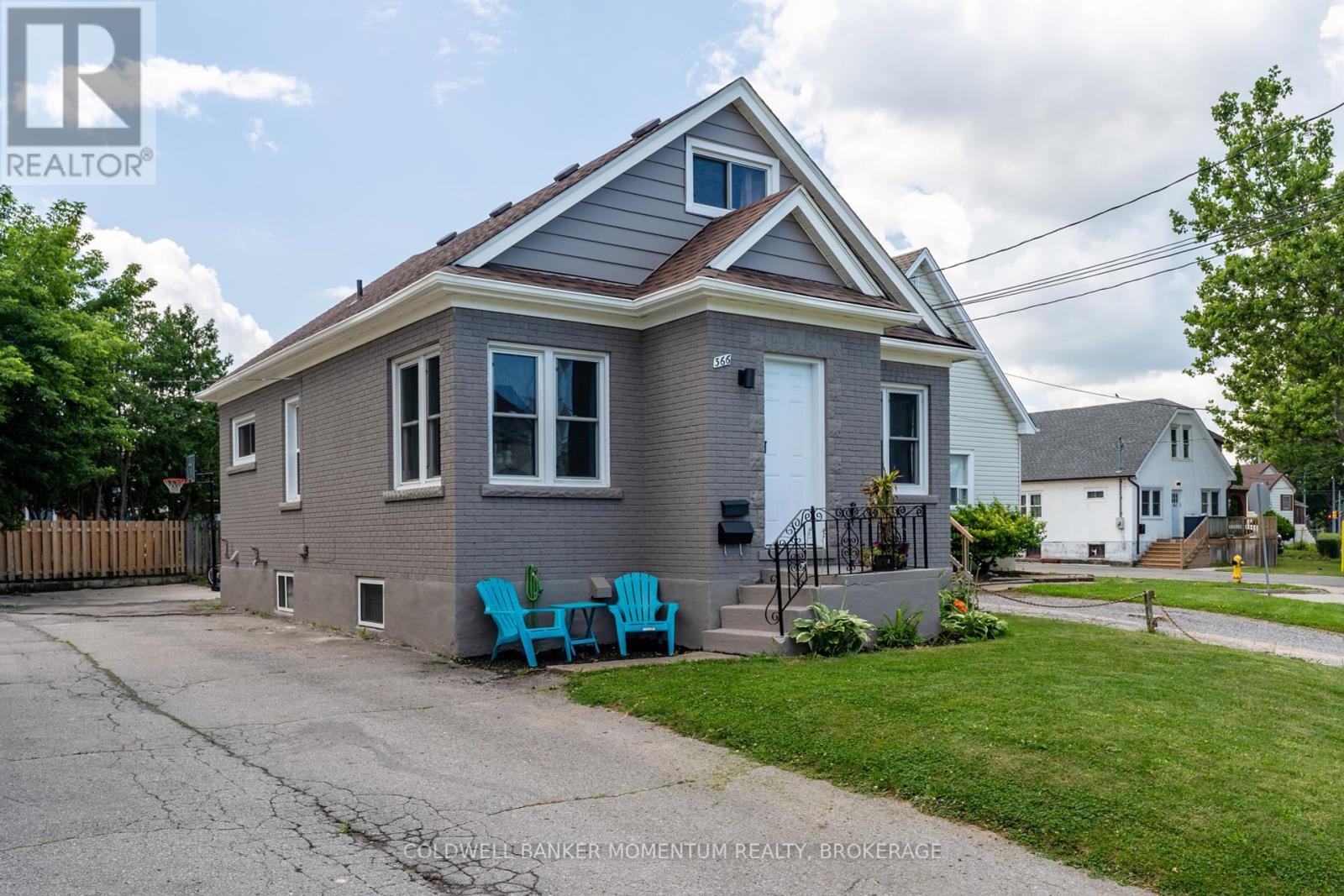 Property at 366 CARLTON STREET image 1