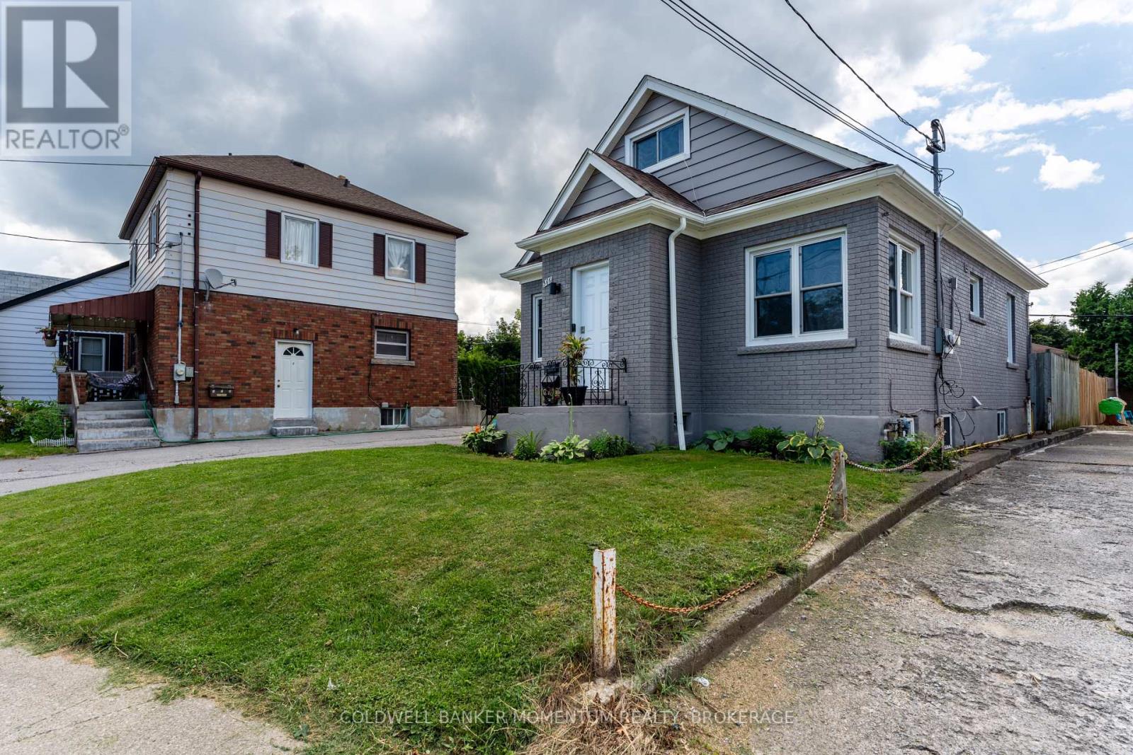 Property at 366 CARLTON STREET image 3