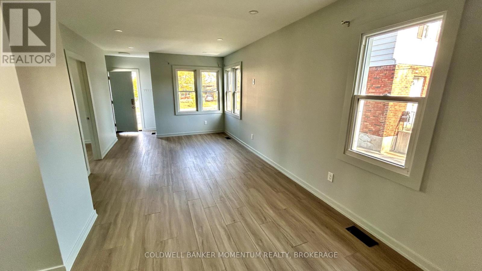 Property at 366 CARLTON STREET image 5
