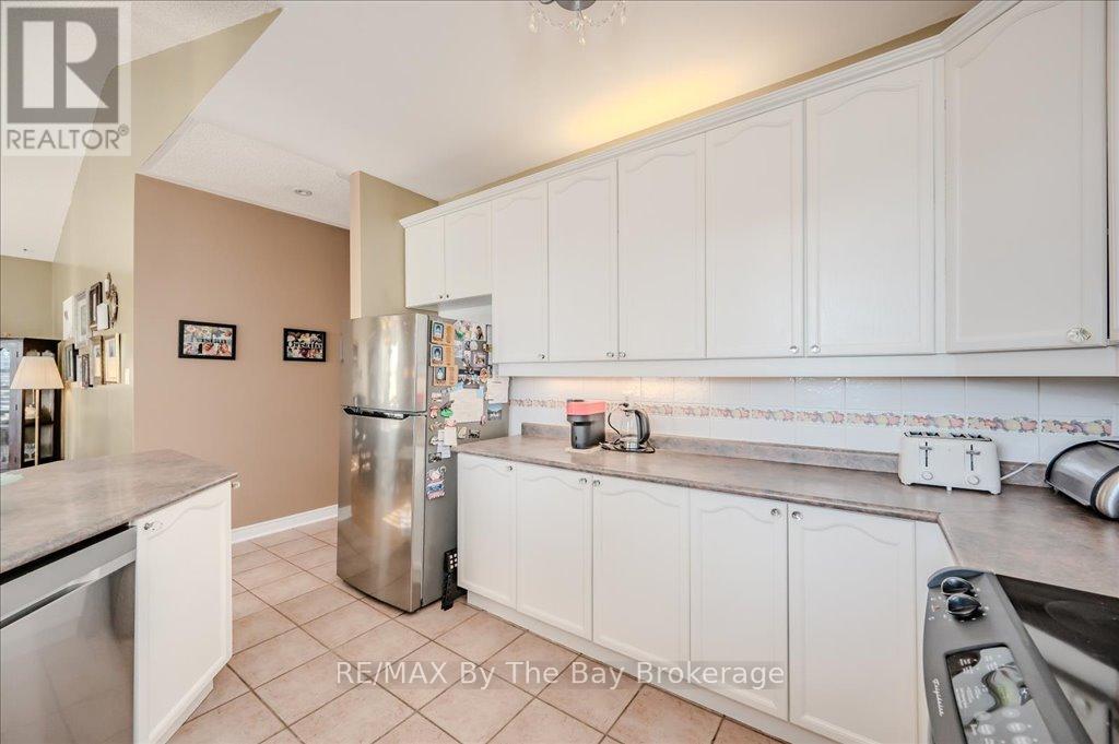 12 Twin Willow Crescent, Brampton, Ontario  L7A 1J9 - Photo 12 - W12074899