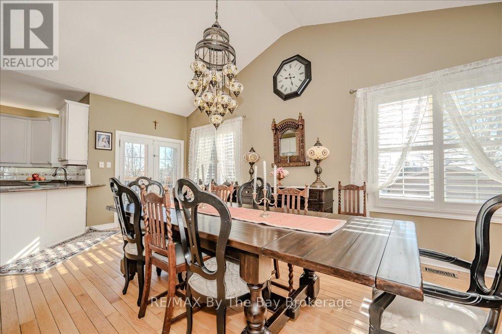 12 Twin Willow Crescent, Brampton, Ontario  L7A 1J9 - Photo 15 - W12074899