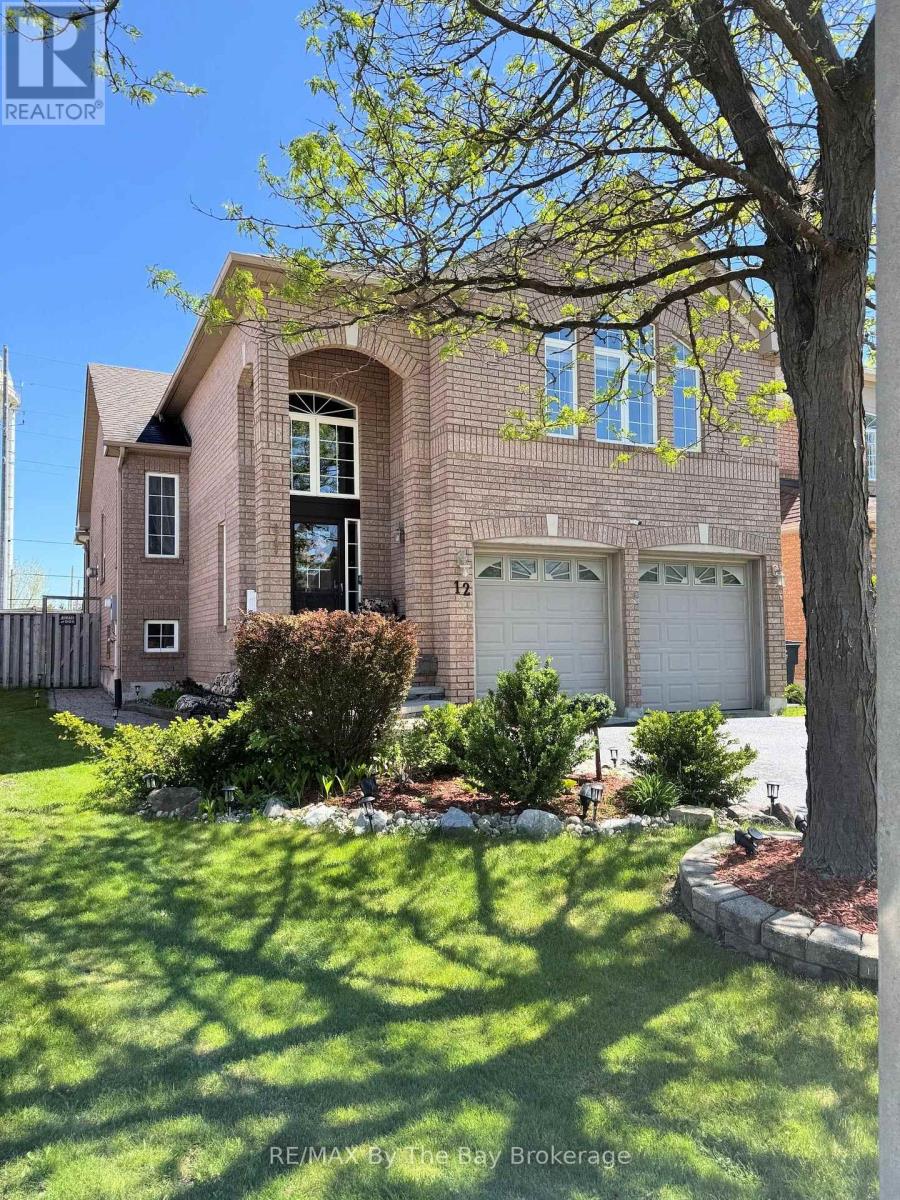 12 Twin Willow Crescent, Brampton, Ontario  L7A 1J9 - Photo 2 - W12074899