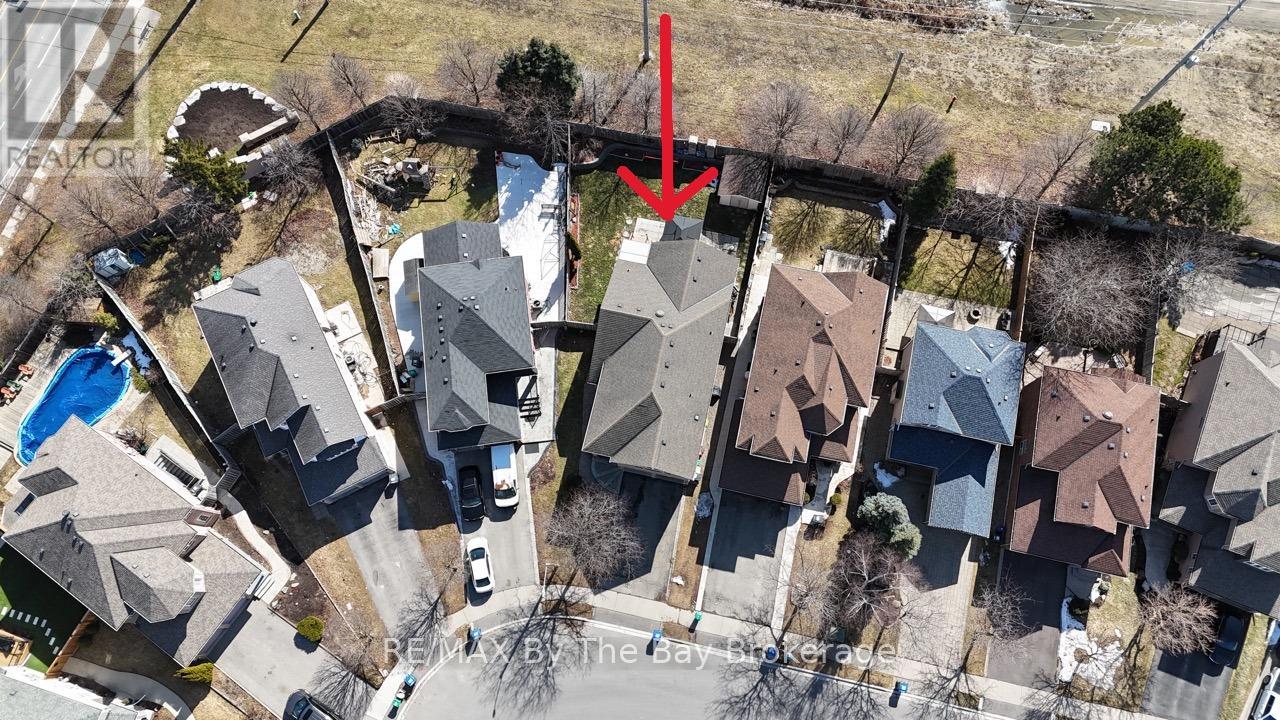 12 Twin Willow Crescent, Brampton, Ontario  L7A 1J9 - Photo 3 - W12074899