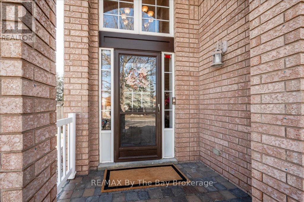 12 Twin Willow Crescent, Brampton, Ontario  L7A 1J9 - Photo 4 - W12074899