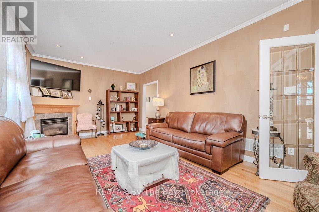 12 Twin Willow Crescent, Brampton, Ontario  L7A 1J9 - Photo 7 - W12074899