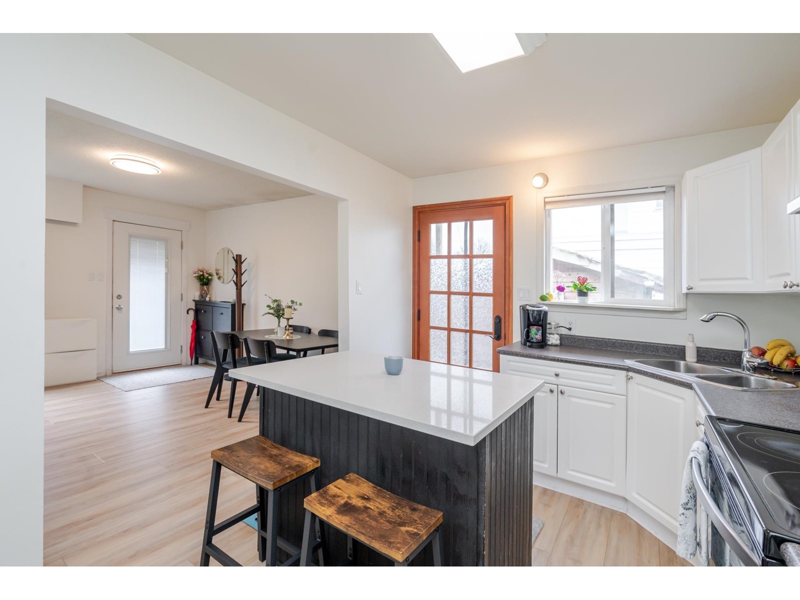 8915 Mackie Street, Langley, British Columbia  V1M 2S3 - Photo 9 - R2988807