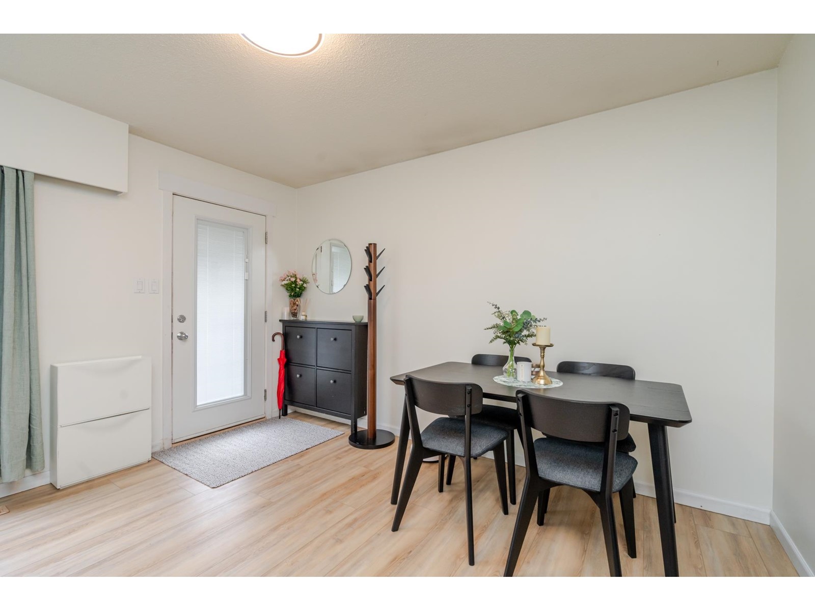 Property at 8915 MACKIE STREET image 5