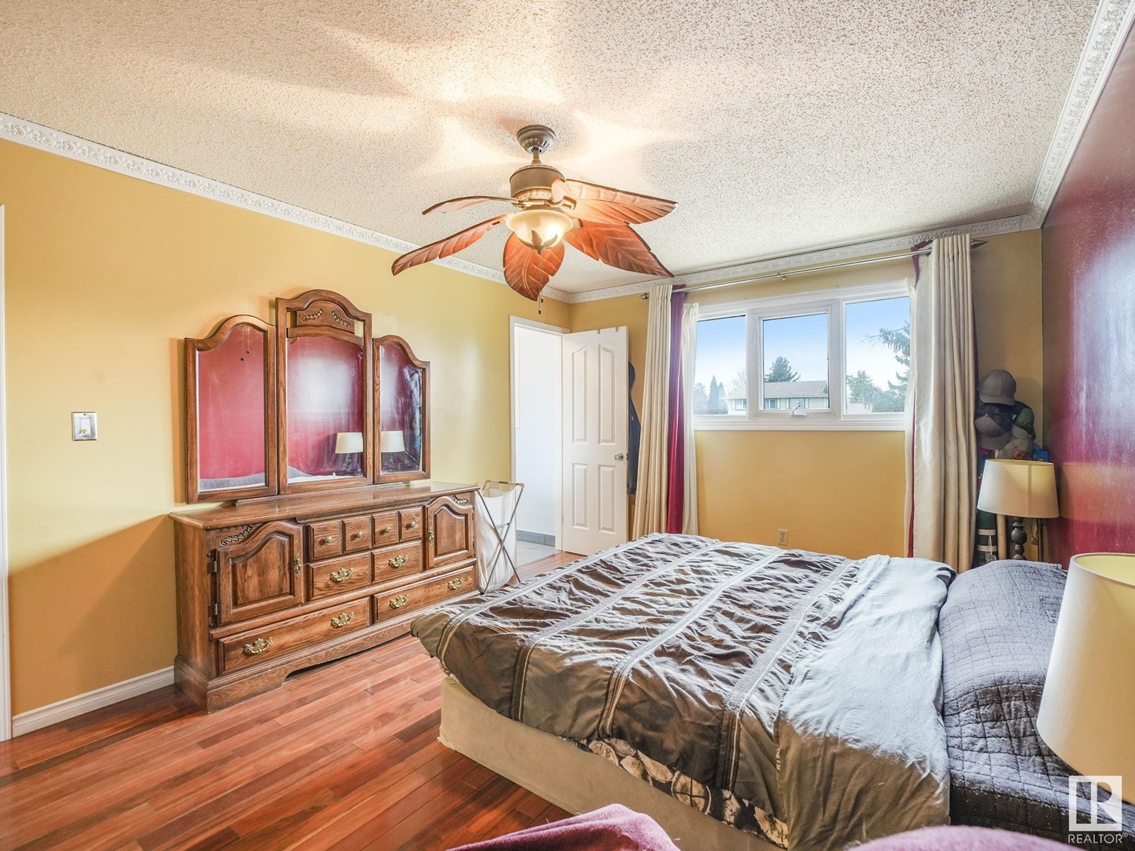 Property at 18409 62B AV NW image 1