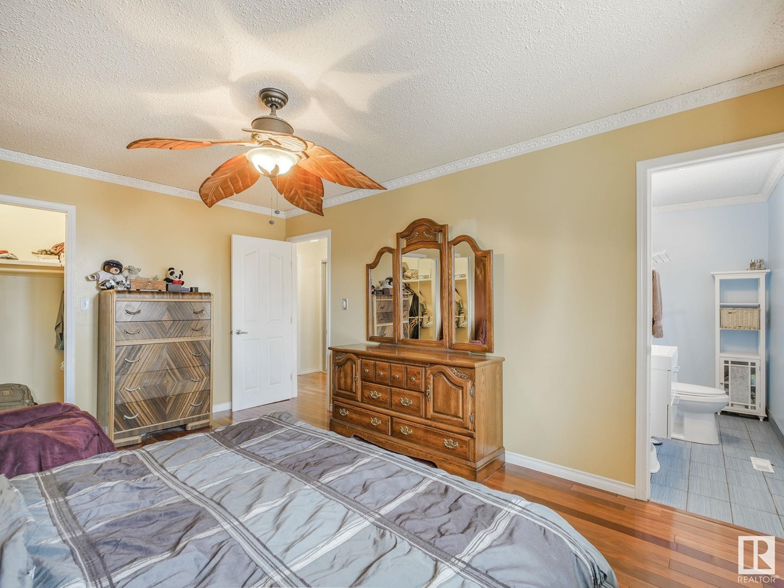 Property at 18409 62B AV NW image 3