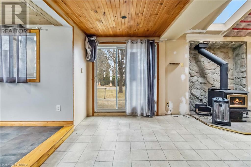 Property at 19 MELVILLE Lane image 5
