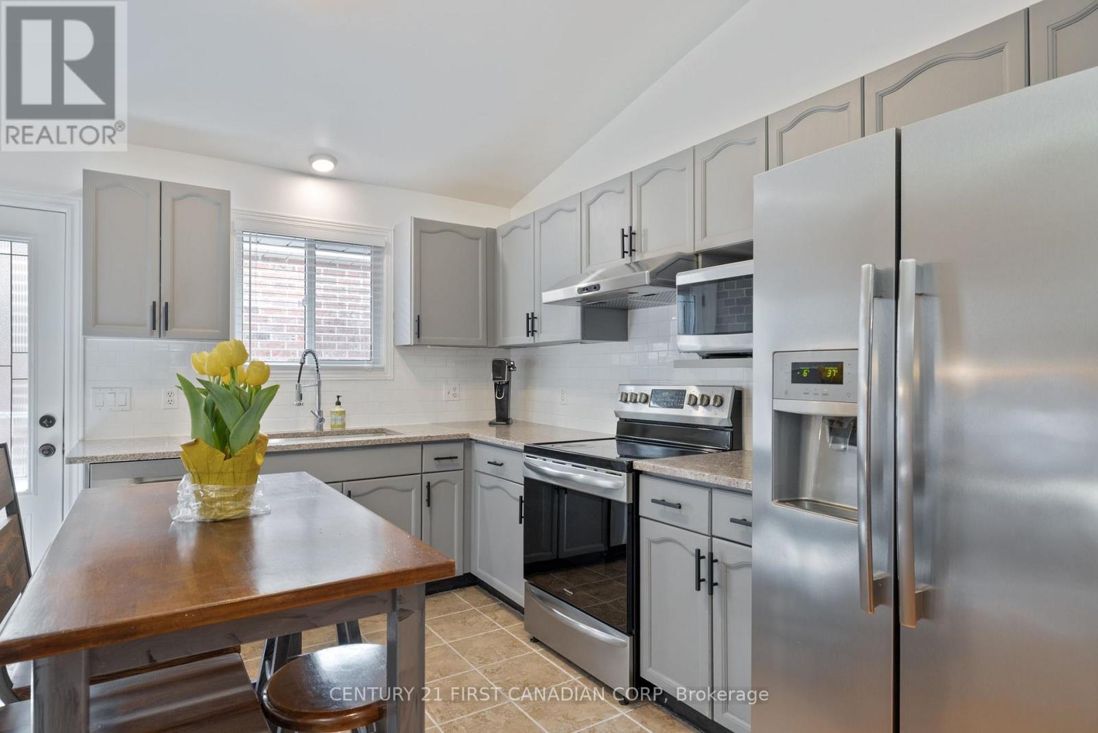 Photo 6 of 28 for 224 Rothwell Drive