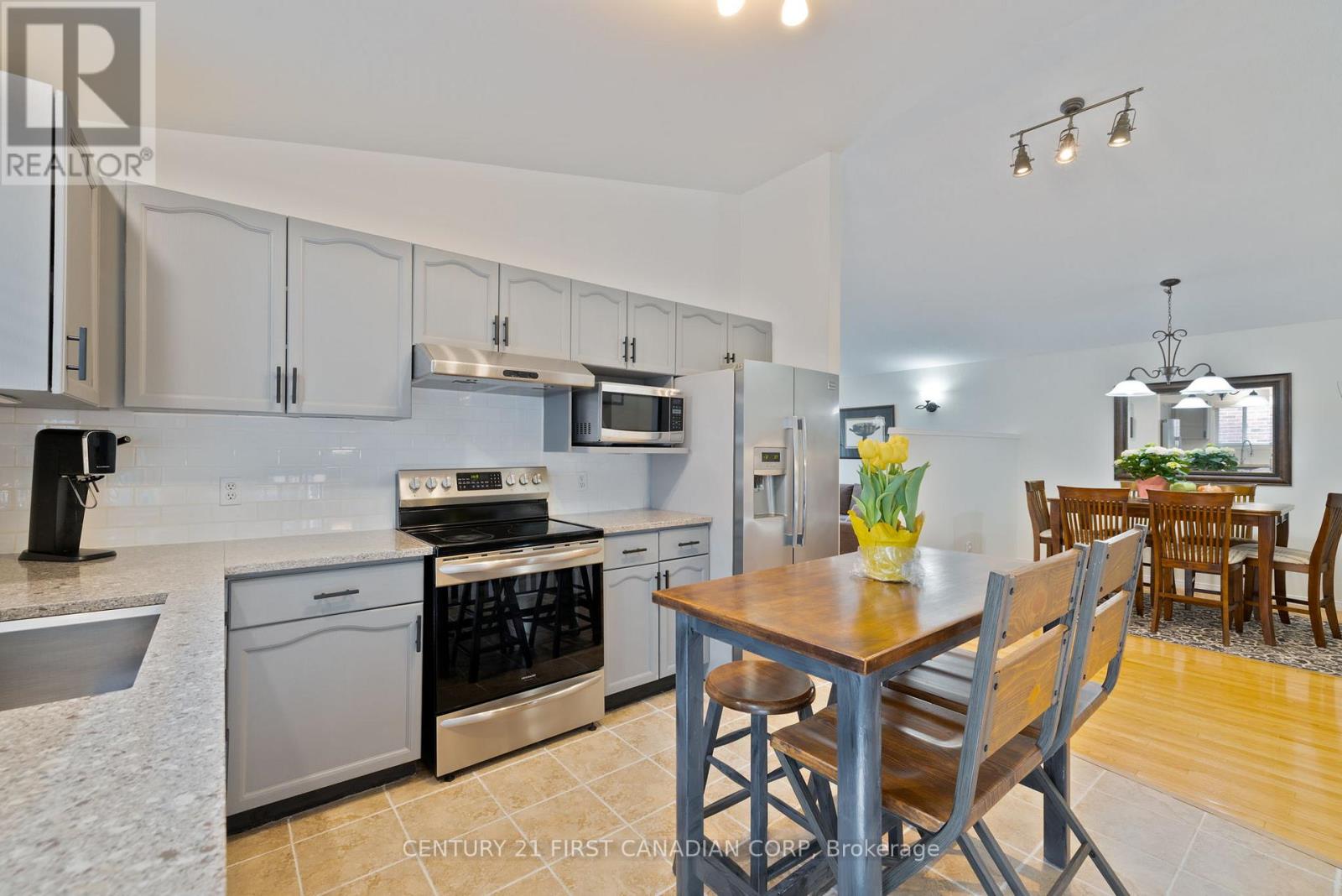 Photo 7 of 28 for 224 Rothwell Drive