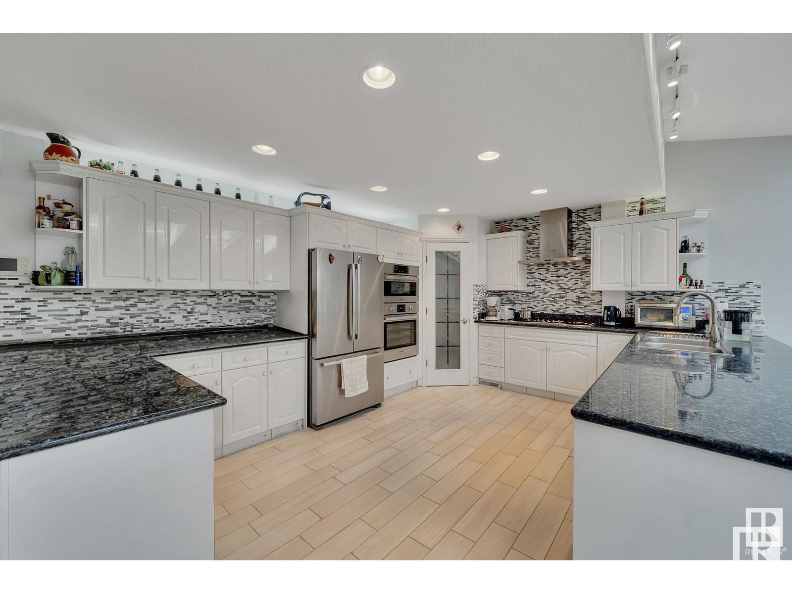 Property at 10812 5 AV SW image 5
