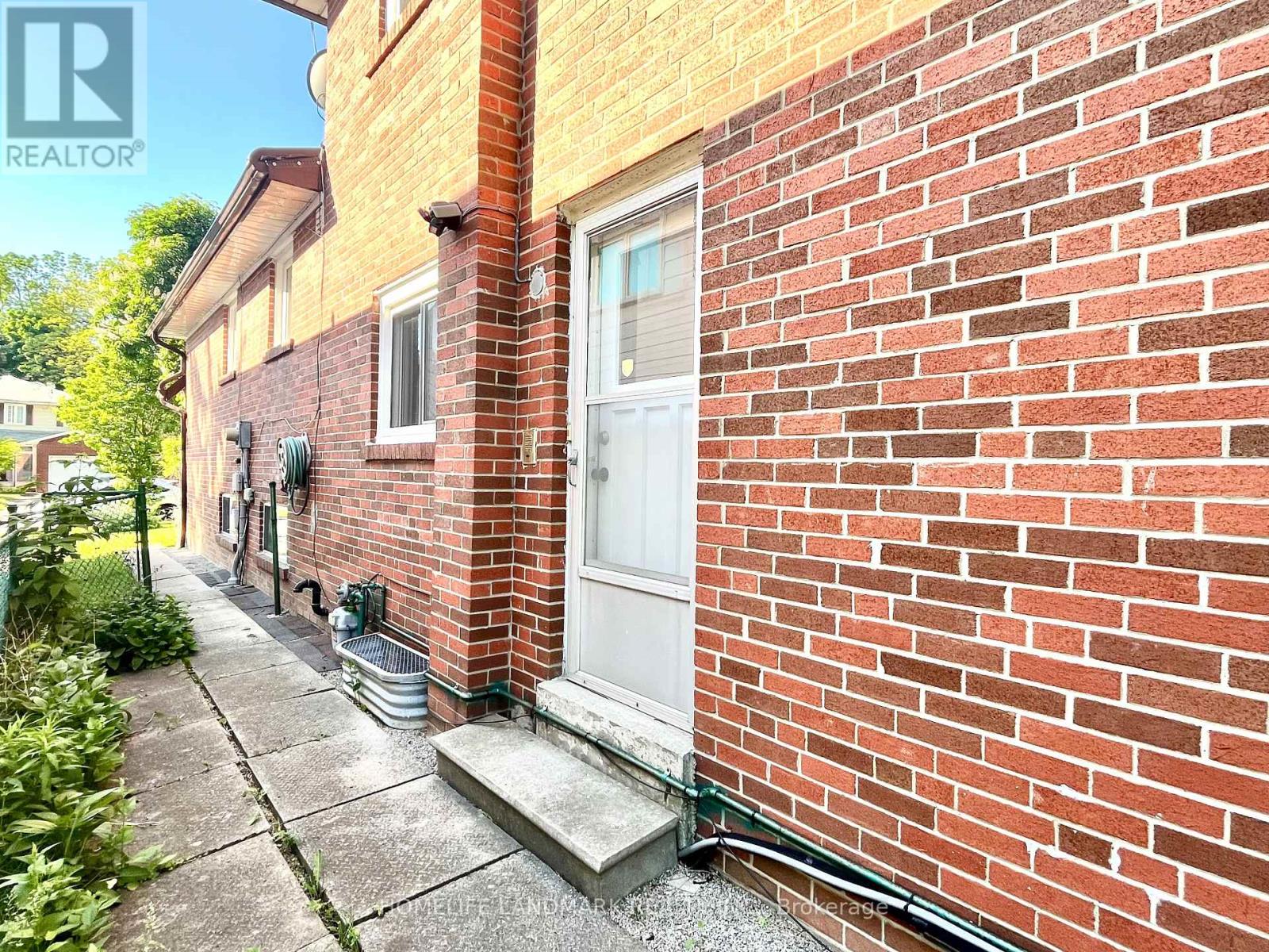 Property at 89 BARONESS CRESCENT image 2