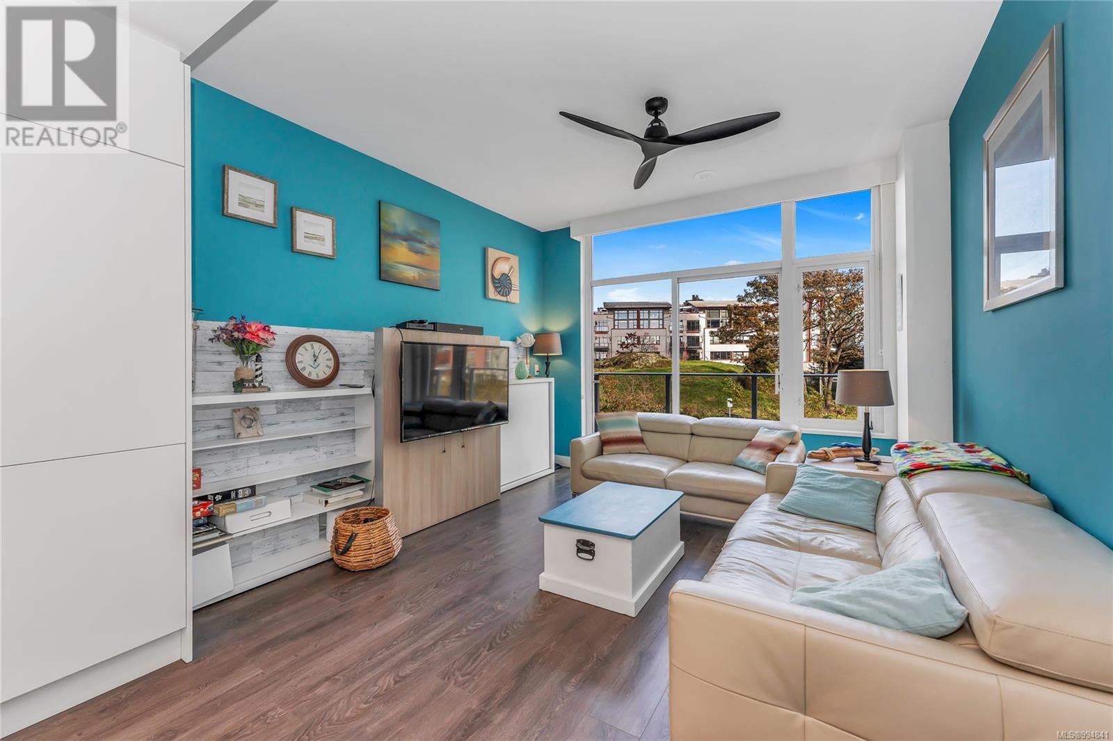 Property at 211 70 Saghalie Rd image 3