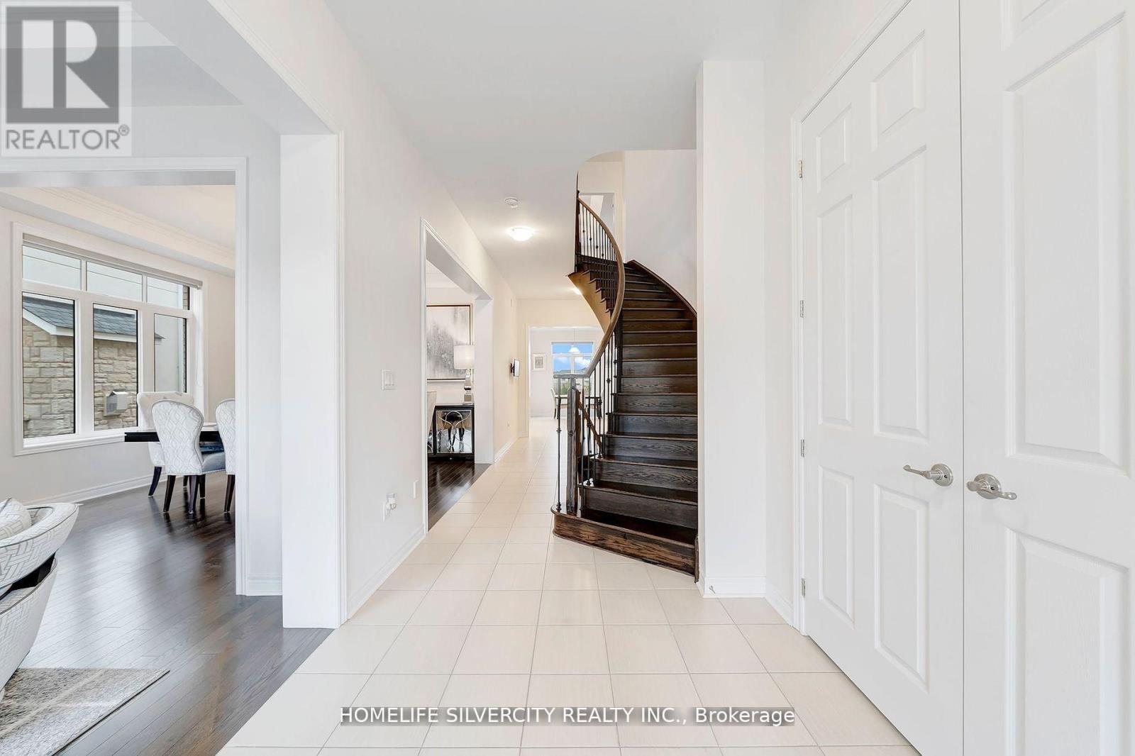 Property at 398 SPYGLASS GREEN image 2