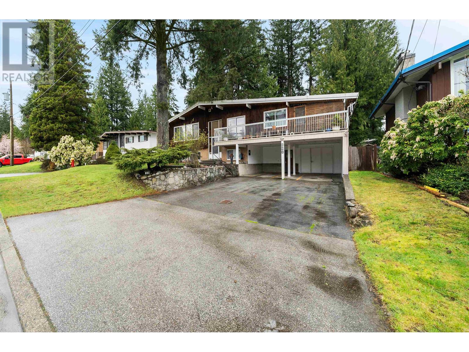 601 MIDVALE STREET, coquitlam, British Columbia