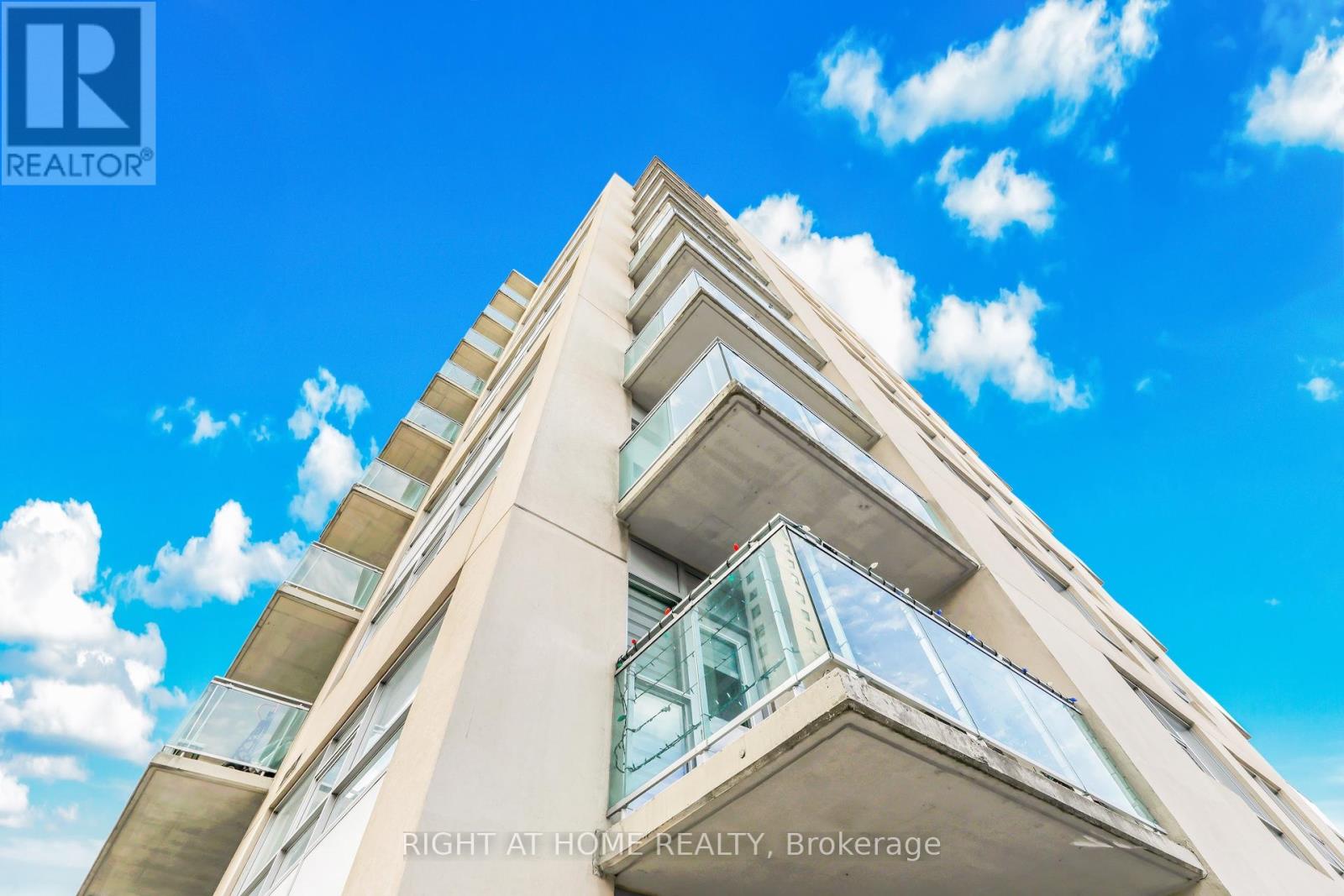201 - 2464 WESTON ROAD, Toronto, Ontario