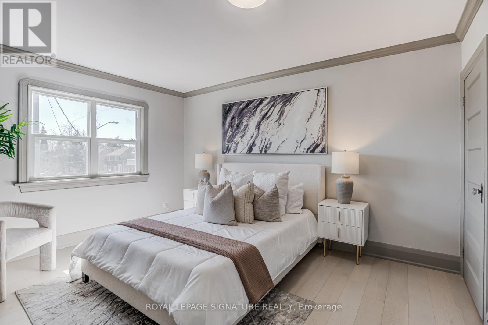 18 Page Avenue, Toronto (Runnymede-Bloor West Village), Ontario  M6S 2P5 - Photo 15 - W12074926