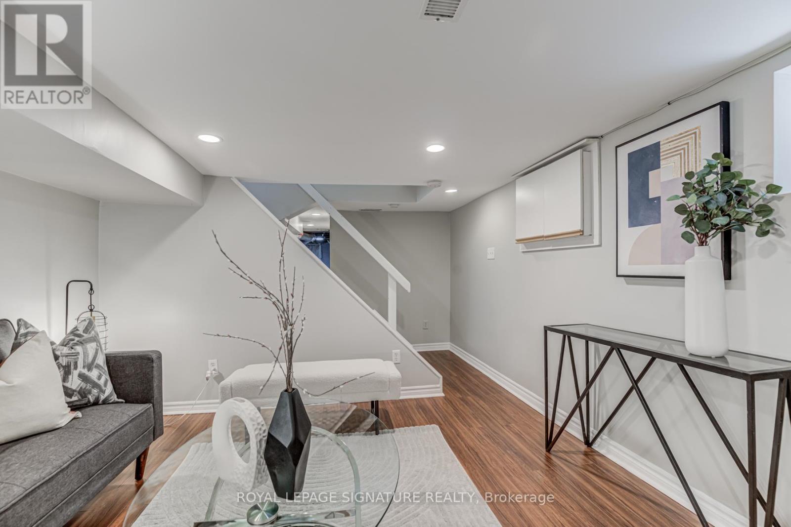 18 Page Avenue, Toronto (Runnymede-Bloor West Village), Ontario  M6S 2P5 - Photo 23 - W12074926