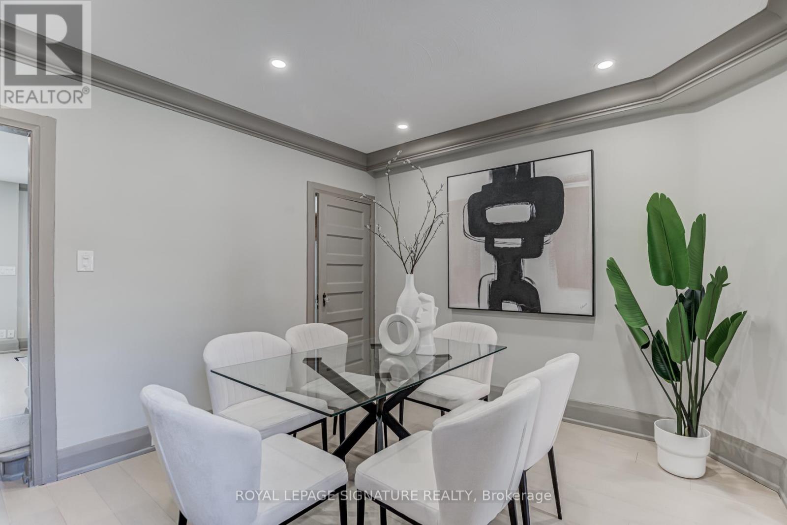 18 Page Avenue, Toronto (Runnymede-Bloor West Village), Ontario  M6S 2P5 - Photo 7 - W12074926
