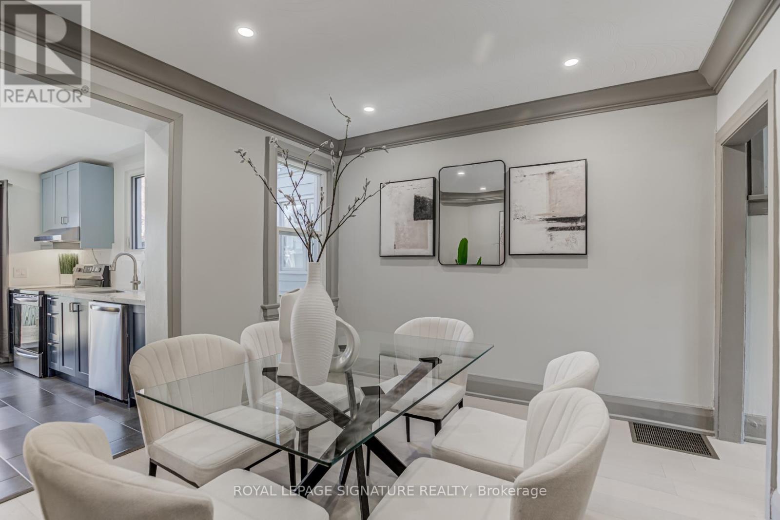 18 Page Avenue, Toronto (Runnymede-Bloor West Village), Ontario  M6S 2P5 - Photo 9 - W12074926