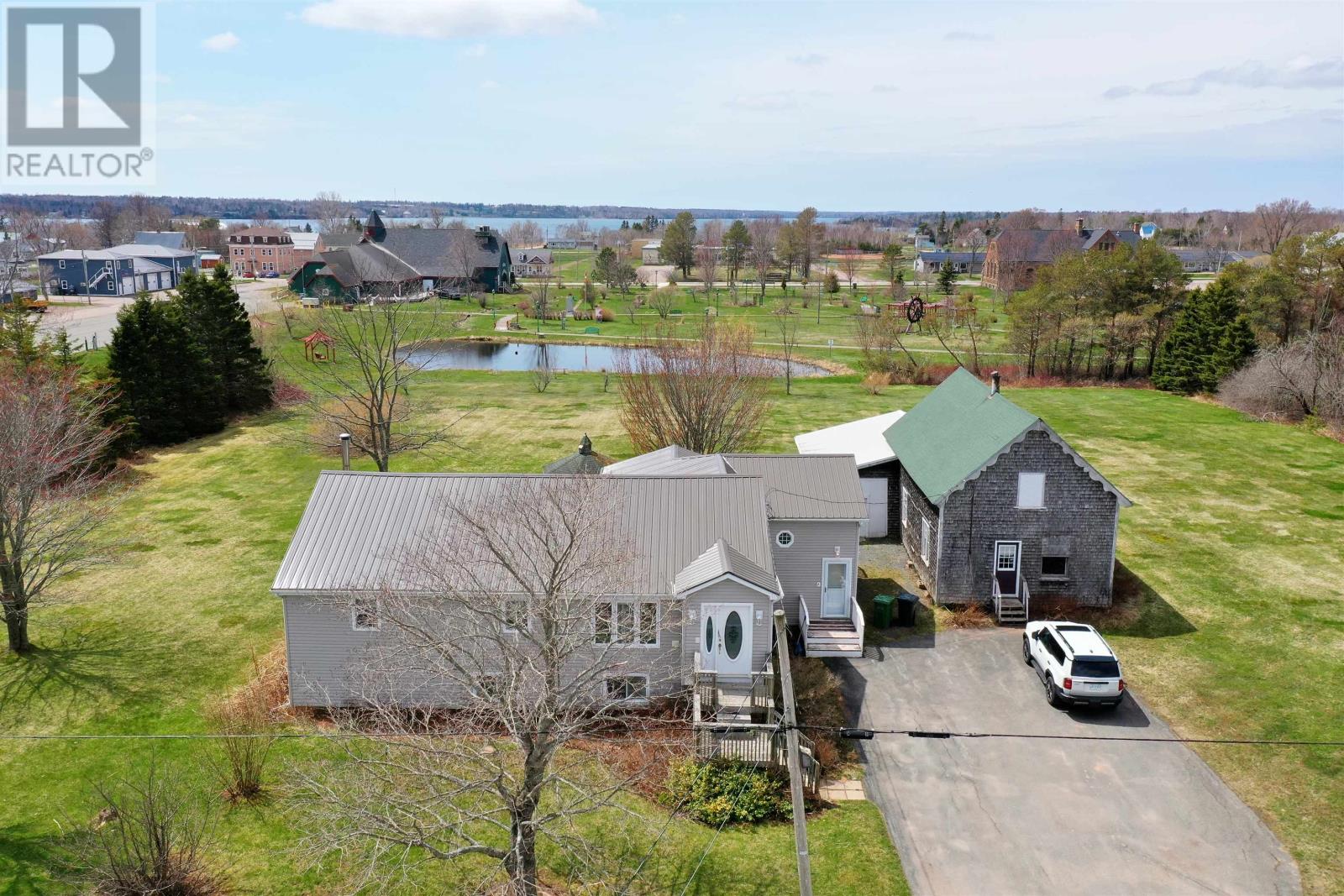 45 Victoria Street, Georgetown, Prince Edward Island  C0A 1L0 - Photo 2 - 202505282