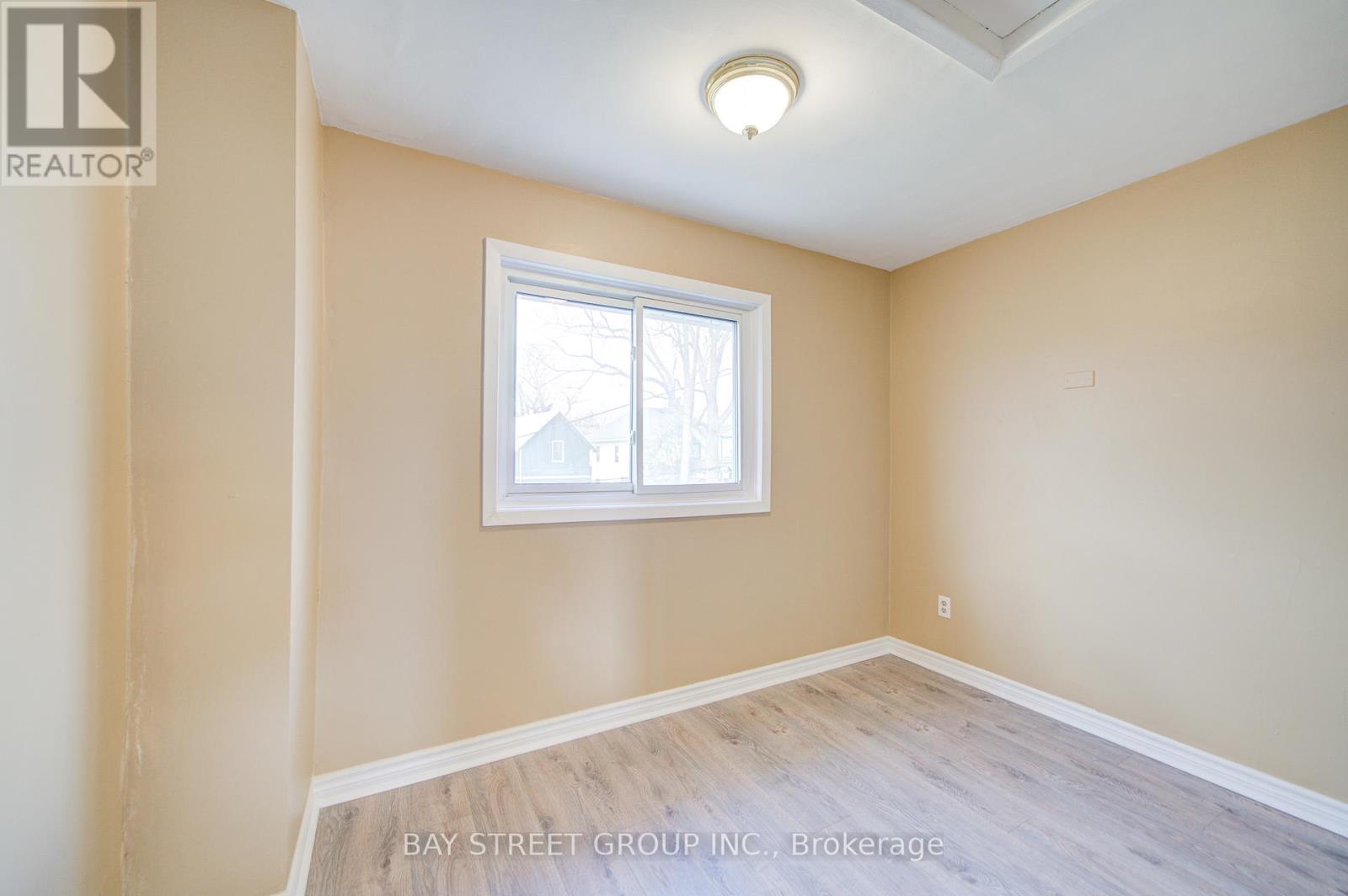 4554 Ryerson Crescent, Niagara Falls (210 - Downtown), Ontario  L2E 1E2 - Photo 36 - X12074837