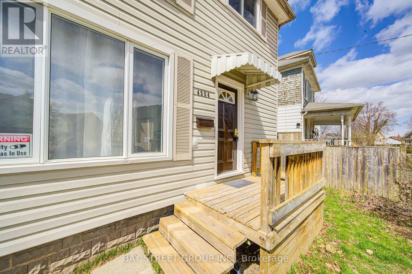 4554 Ryerson Crescent, Niagara Falls (210 - Downtown), Ontario  L2E 1E2 - Photo 7 - X12074837